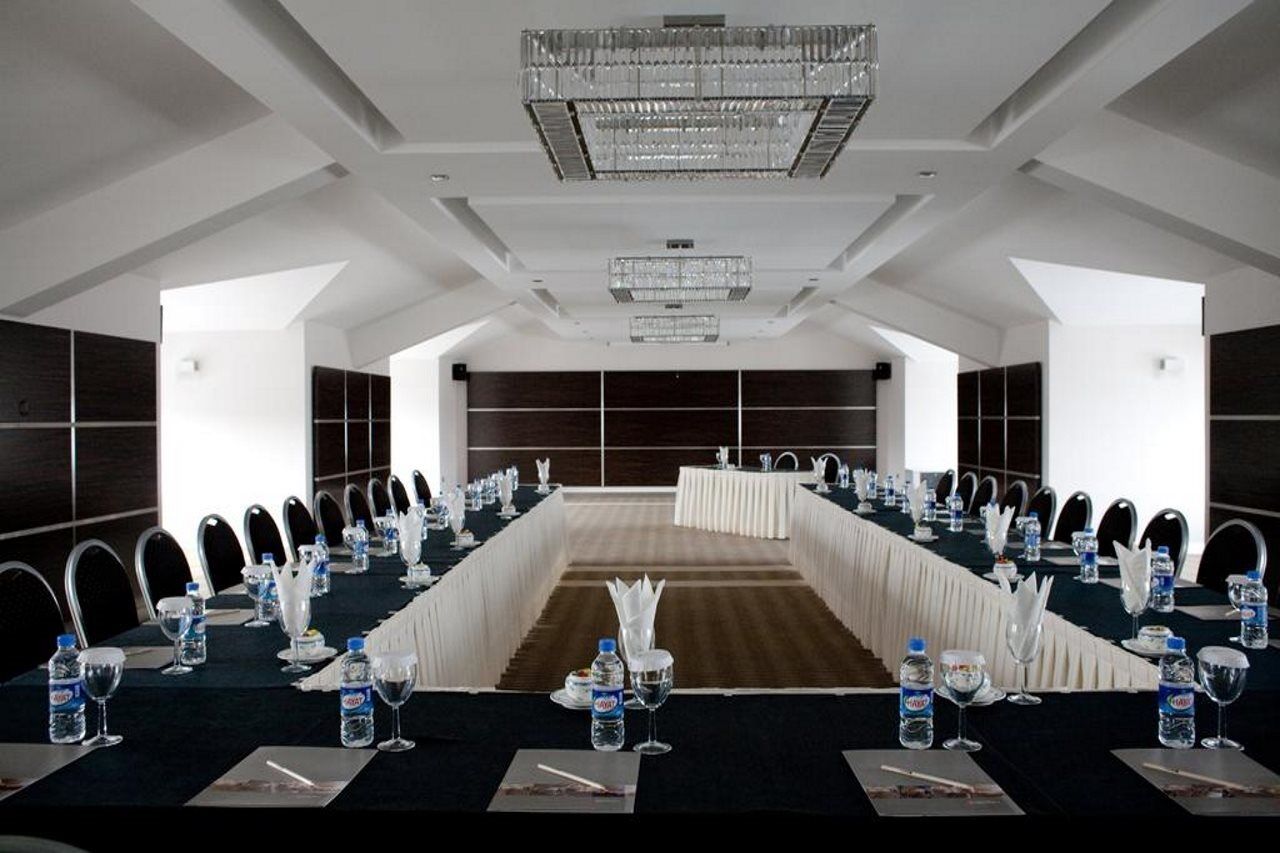 Bilkent Hotel And Conference Center Анкара Экстерьер фото